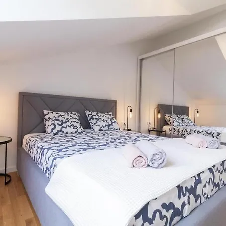 Apartamento With A Parking Space Postira, Brac - 22164